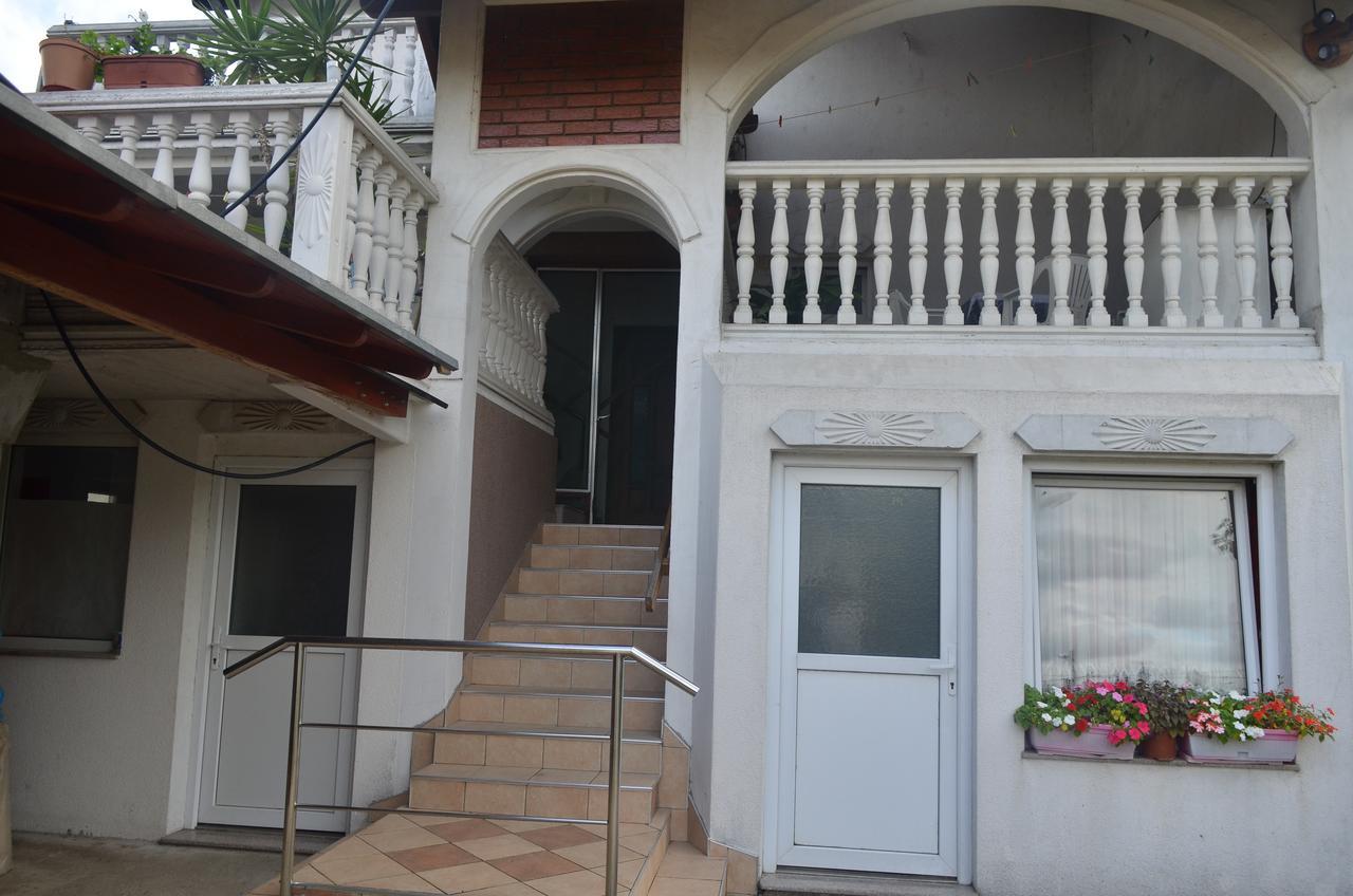 Prenociste Orhideja Hotel Odžak Exterior foto