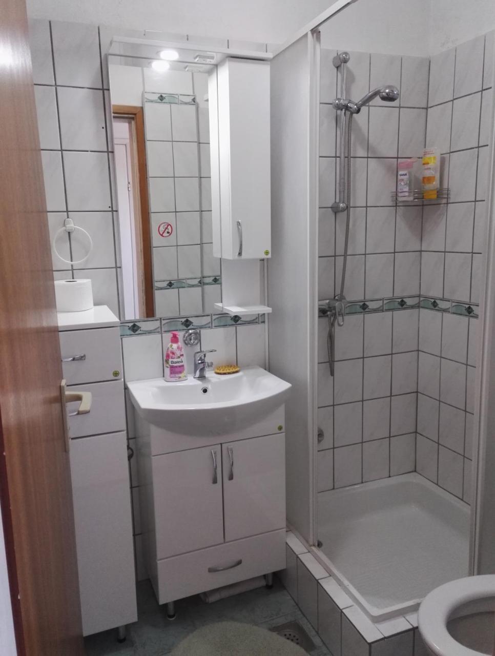 Prenociste Orhideja Hotel Odžak Exterior foto